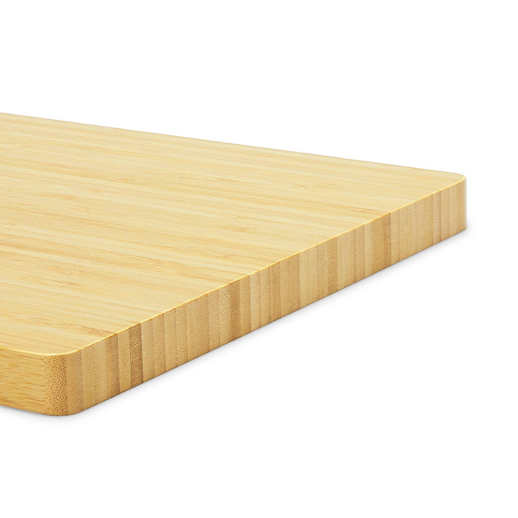 Close-up of the rounded edge and thickness of the bamboo board.